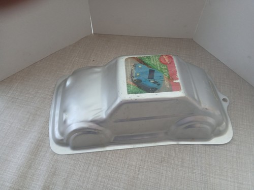 Wilton cake pan - cake, car