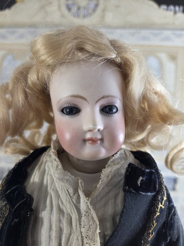 Pretty parisian doll barrois - doll,