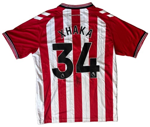 Granit xhaka rare hand signed - hand,