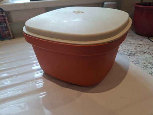Tupperware container - , /