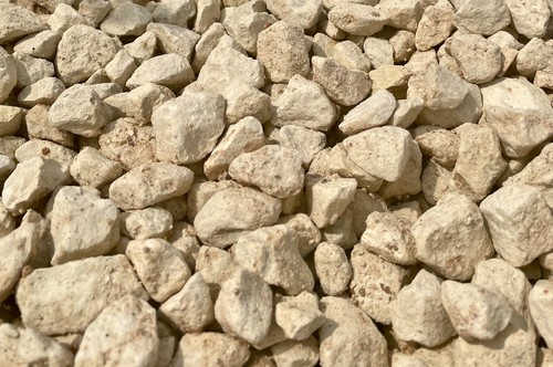 Cotswold stone chippings - stone,