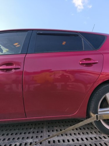 Toyota auris sport red 3r3 - sport,