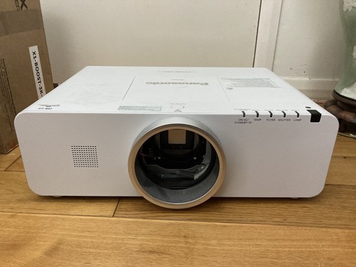 Panasonic ex600 6000 lumens - panasonic,