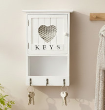 White Wooden 9 Key Wall Mounted Box Cabinet Heart Keyhole Holder