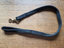 Black soft webbing 36" lead rope with hand loop and gold-coloured trigger clip 