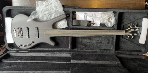 Warwick corvette 4 fl - b,