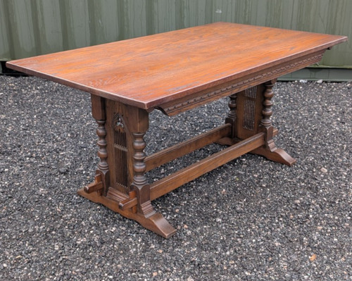 Old charm oak - refectory, dining