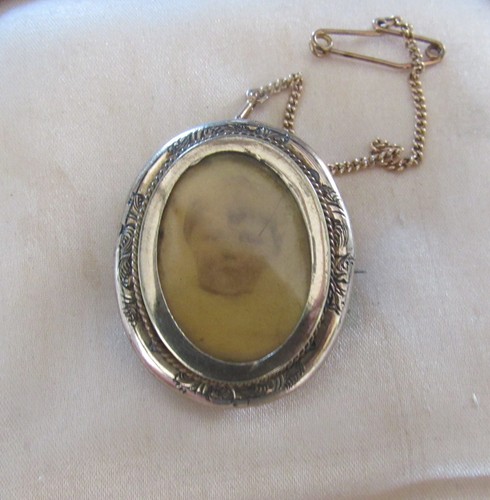 Antique victorian gold momento - gold,