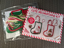 CHRISTMAS 2 MINI STOCKING TREE HANGING KIT   11 COUNT AIDA