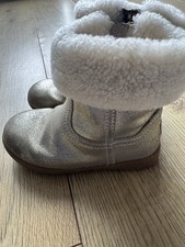 Girls Metallic Ugg boots authentic Size 8UK Toddler