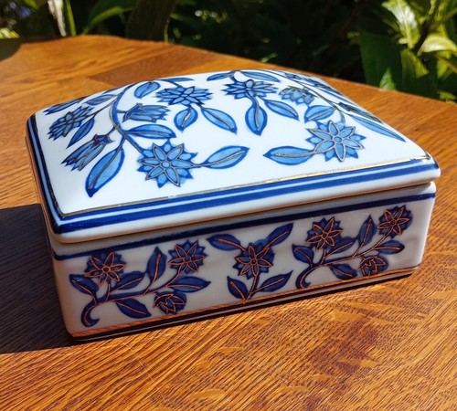 Large vintage blue - vintage, white
