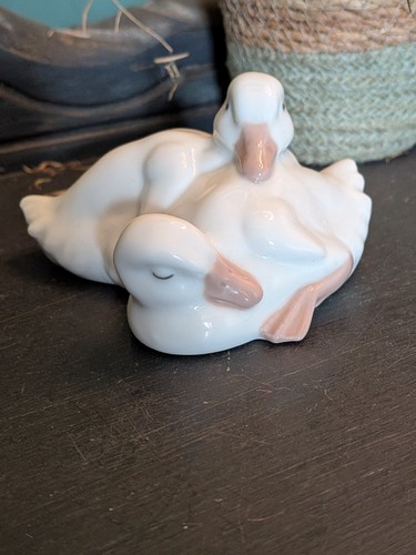 Nao lladro two sleeping - by,