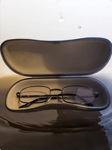 Black metal framed glasses - black,