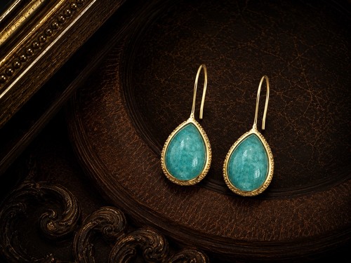 Gold tone teardrop - tone,