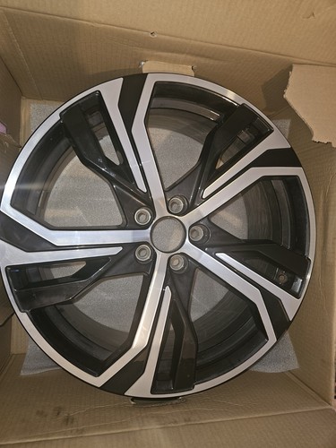 Genuine volvo dimond cut - 19”,