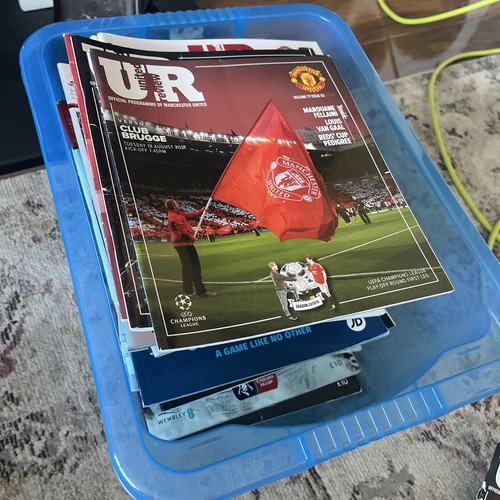 Manchester united programmes - united,