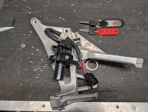 Honda vfr750 lock set - honda,