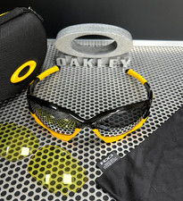 OAKLEY JAWBONE LIVESTRONG |