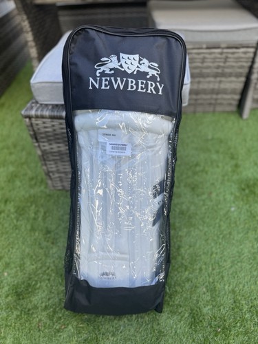 Newbery players right hand - right,