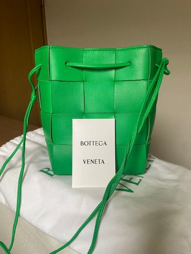 Excellent condition bottega - condition,