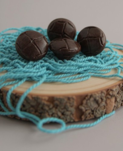 20mm brown football buttons - brown,