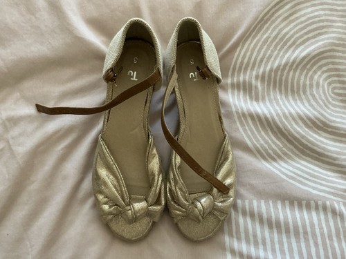 Gold neutral knot front - neutral,
