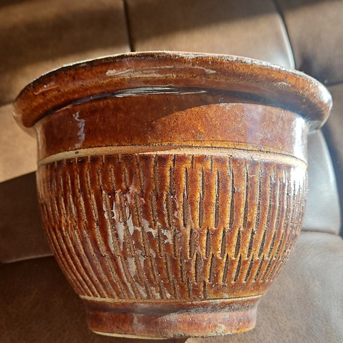 Brown ribbed ceramic round - ceramic,