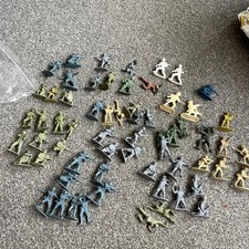 Vintage Army Men Soldiers Plastic Made In Hong Kong Mix