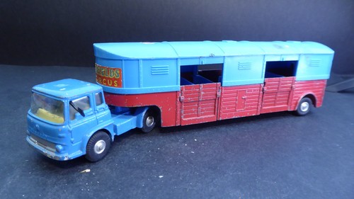 Corgi toys 1130 chipperfields - corgi, #1130