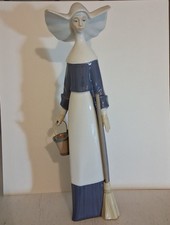 Lladro Nun  Morning Chores