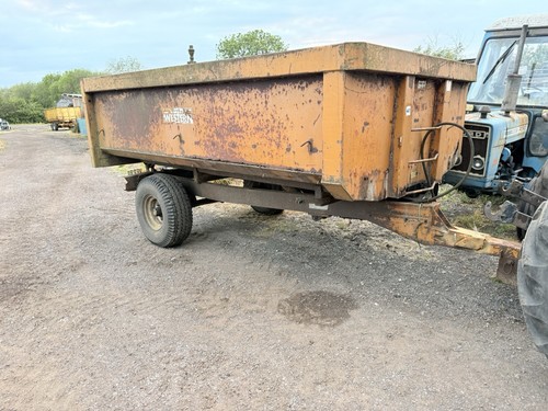 Muck trailer tipping - trailer,