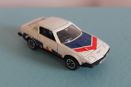 Dinky toys triumph - dinky,