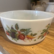  JAJ Pyrex casserole dish