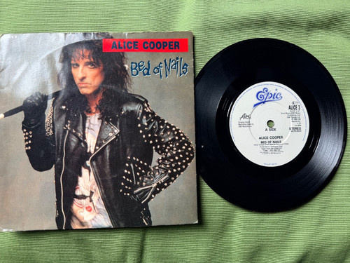 Alice cooper bed - alice,