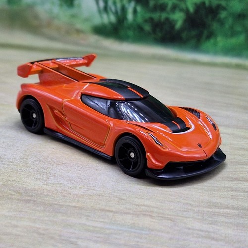 Hot wheels koenigsegg jesko - hot,