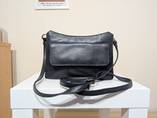 GIGI BLACK LEATHER MESSENGER