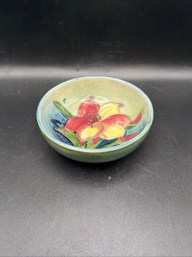 Vintage moorcroft freesia lily - moorcroft,