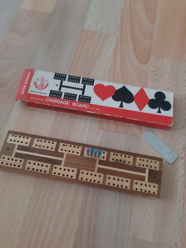 Vintage wooden cribbage board - wooden,