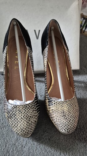 Snake print leather natural - print,