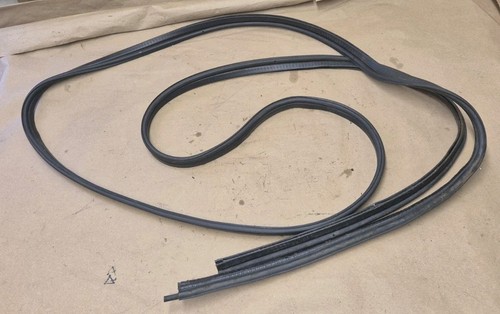 Jaguar xjsc boot - lid, aperture