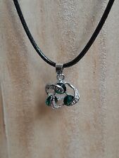Vintage Style Decorative Pendant Necklace Silver Tone Faux Emerald Rhinestone 