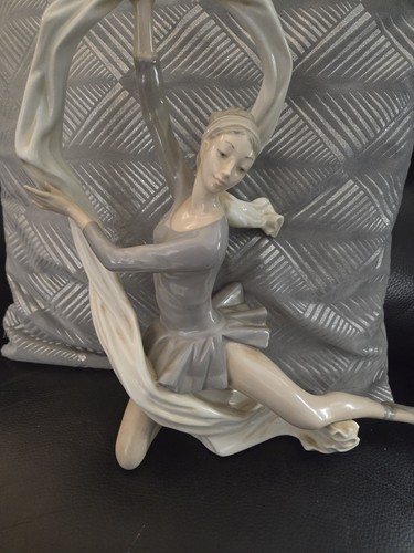 Dancer with veil - with, nao