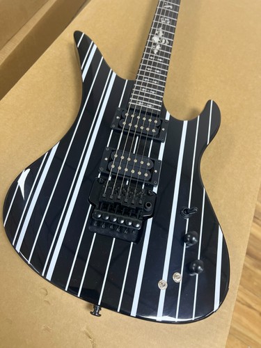 Black white synyster gates - white,