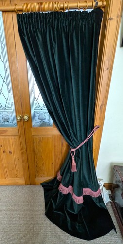 Bespoke green velvet - green, door