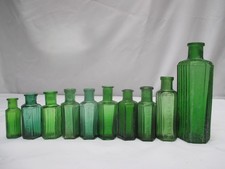 STUNNING SET OF 10x GREEN HEXAGONAL VINTAGE ANTIQUE OLD POISON BOTTLES CHEMIST