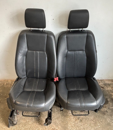 Discovery front seats - discovery,