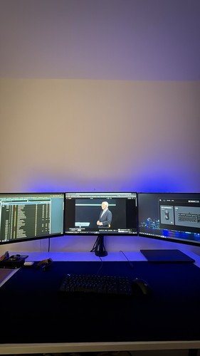 Triple screen monitor setup - screen,