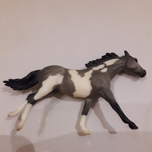 Breyer stablemate model - breyer,