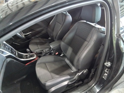 Front seat vauxhall - lh, astra