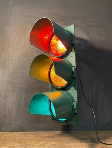 Traffic light lamp italian 90s - traffic,